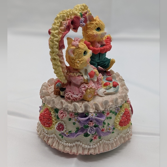 Musical centerpiece - valentine's - Picture 3 of 10